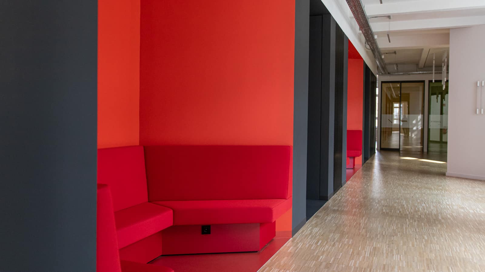 Bergmannstrasse Berlin moderner Büroflur