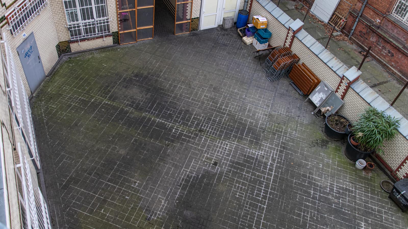 Bergmannstrasse Berlin Müllplatz Innenhof