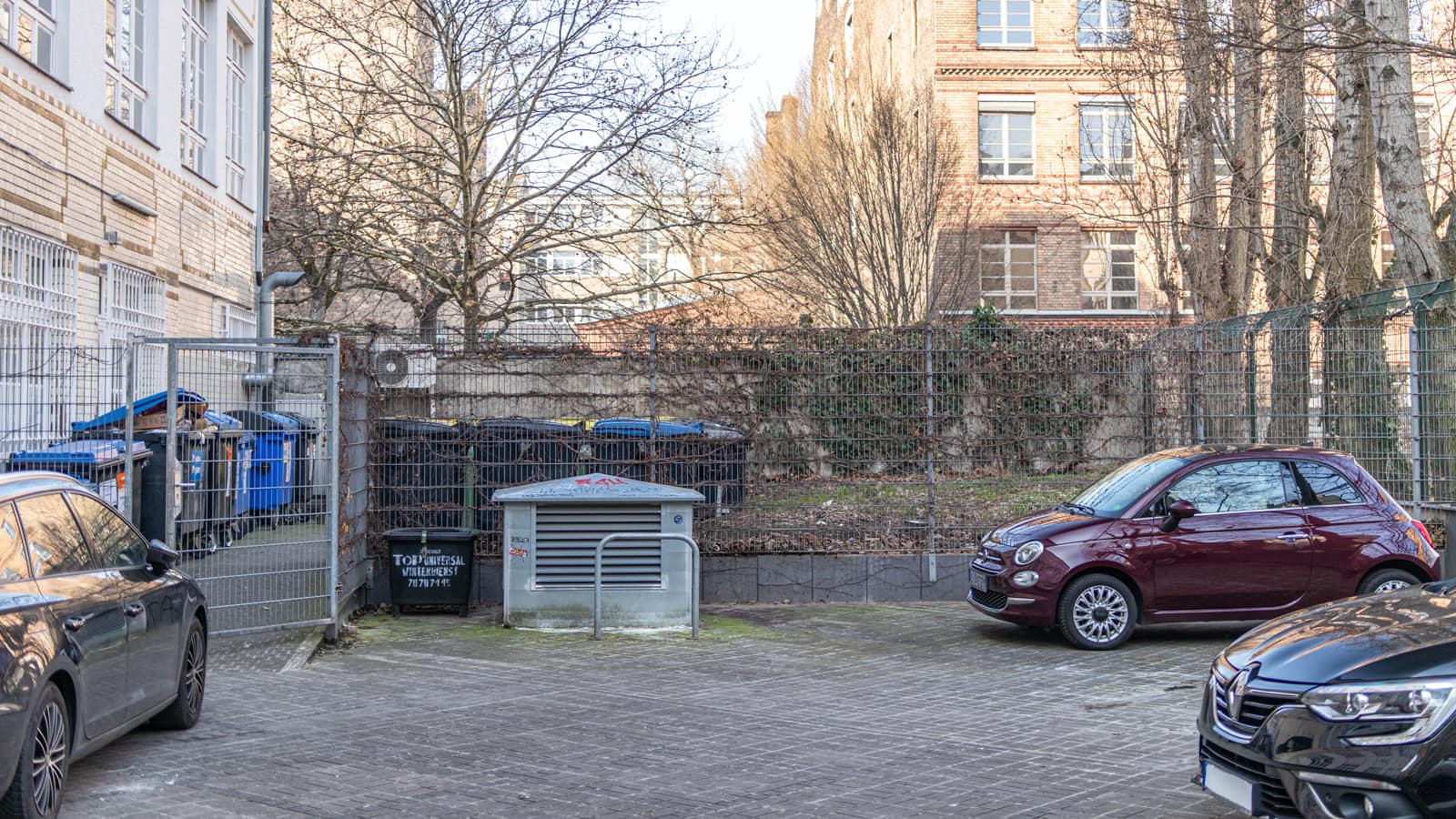Bergmannstrasse Berlin Innenhof Müllplatz