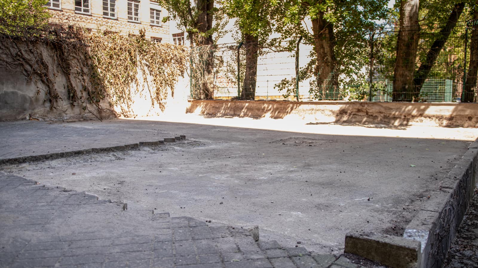 Bergmannstrasse Berlin Innenhof Pflasterarbeiten