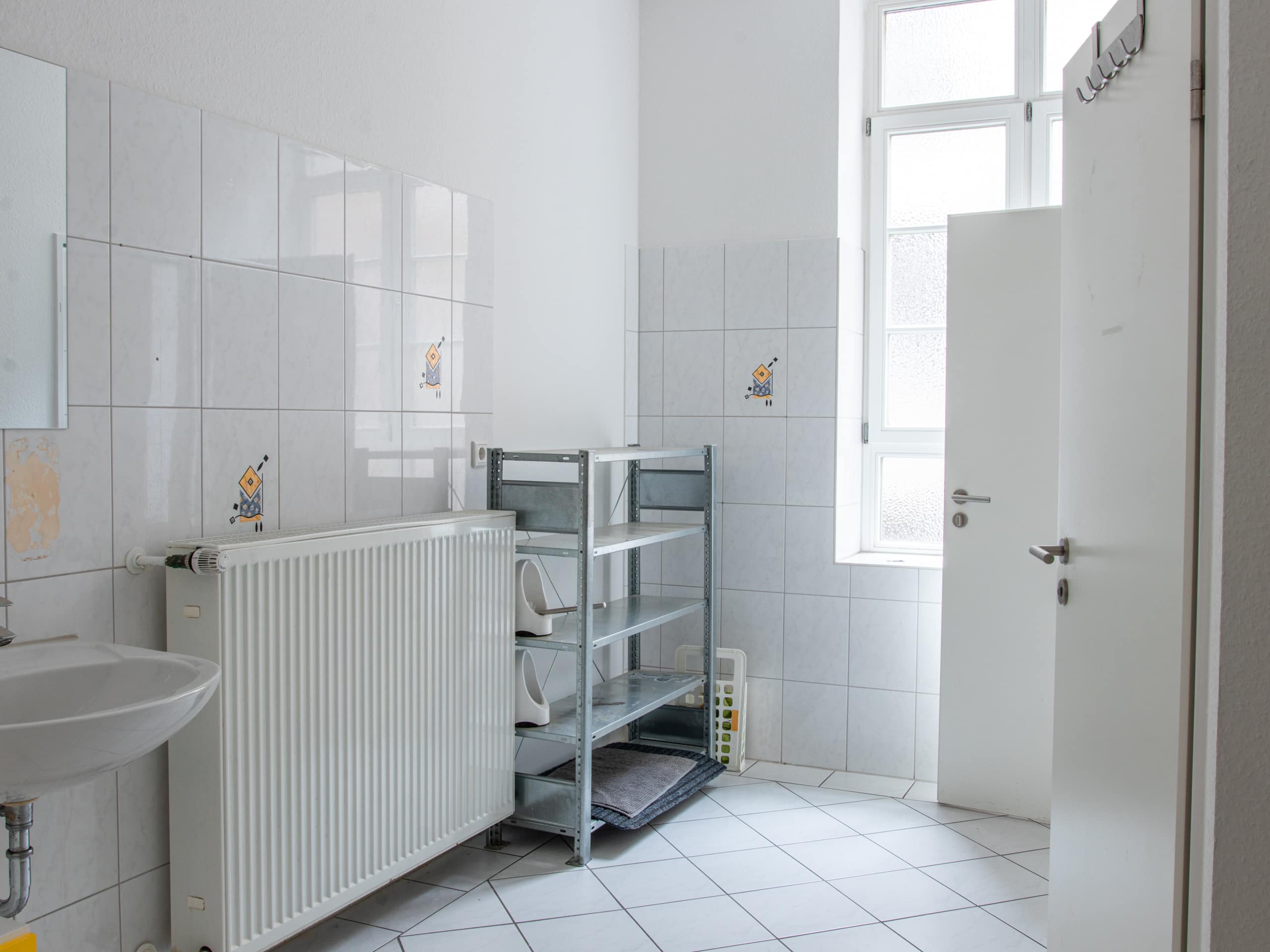 Mehringdamm Berlin Sanitärraum vorher