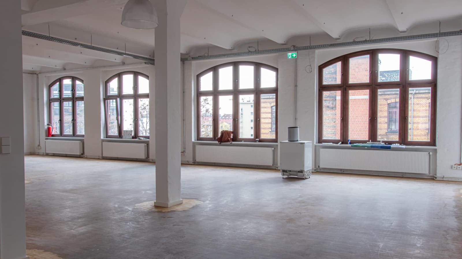 Oranienstrasse Berlin Schleifenarbeiten vom Boden