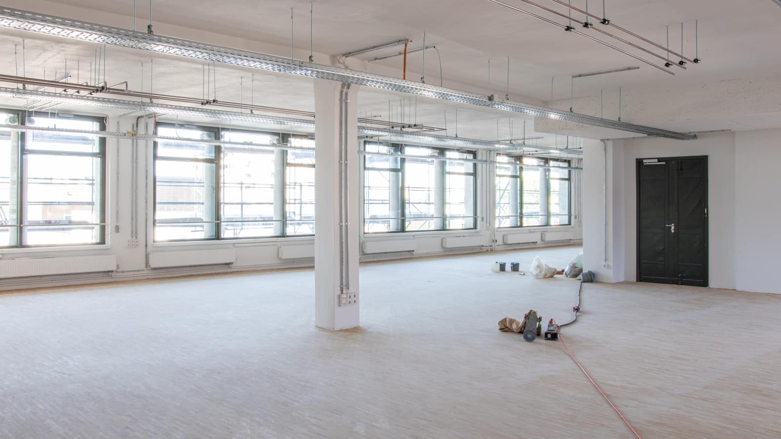 Ritterstraße Berlin Schleifarbeiten des Bodens